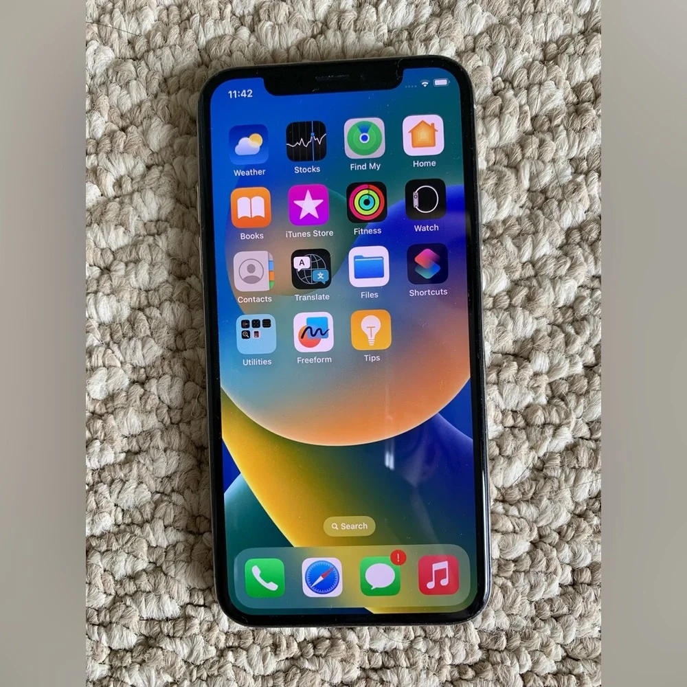 Apple IPhone X White 256 GB Unlocked & black phone case